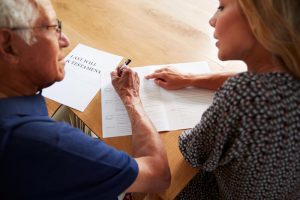 What Is the Difference Between a Will and a Living Trust?